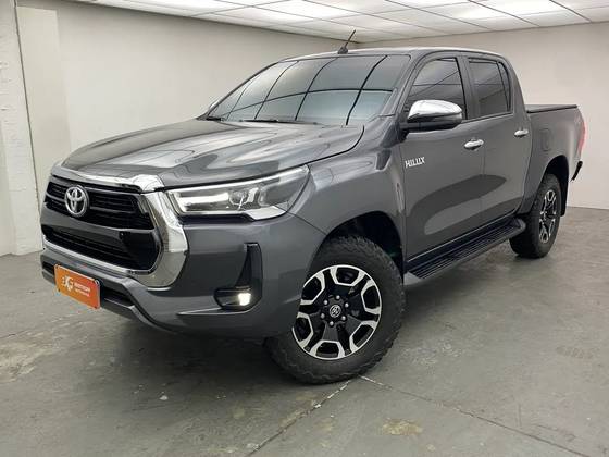 TOYOTA HILUX 2.8 D-4D TURBO DIESEL CD SRV 4X4 AUTOMÁTICO TOYOTA HILUX 2.8 D-4D TURBO DIESEL CD SRV 4X4 AUTOMÁTICO
